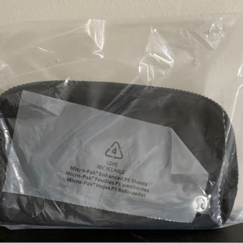 NEW Lululemon Everywhere Belt Bag (Black) Classic Nylon.